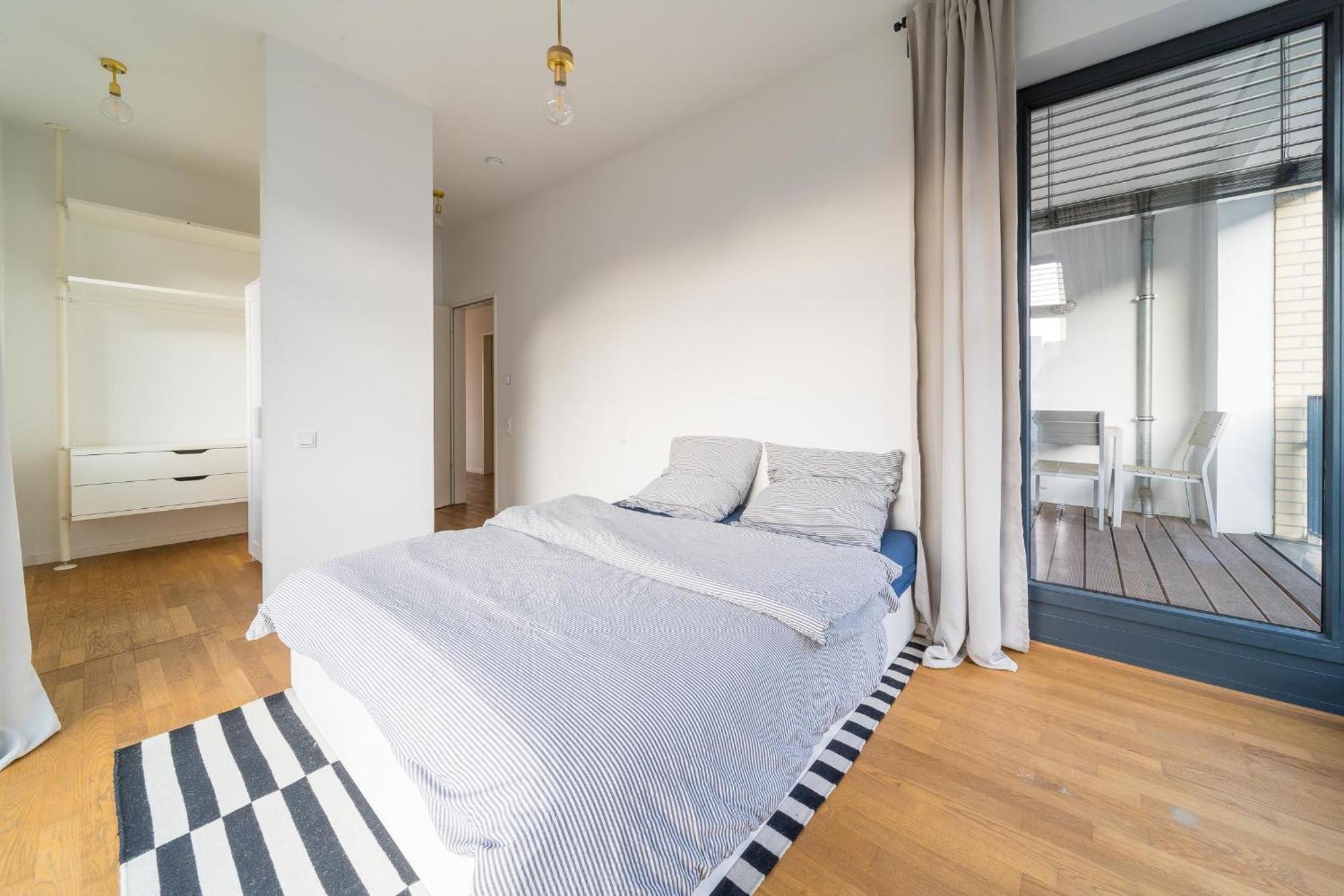 2 Bedroom Mauerpark-Apartment, Berlin Mitte View Calendar Luaran gambar