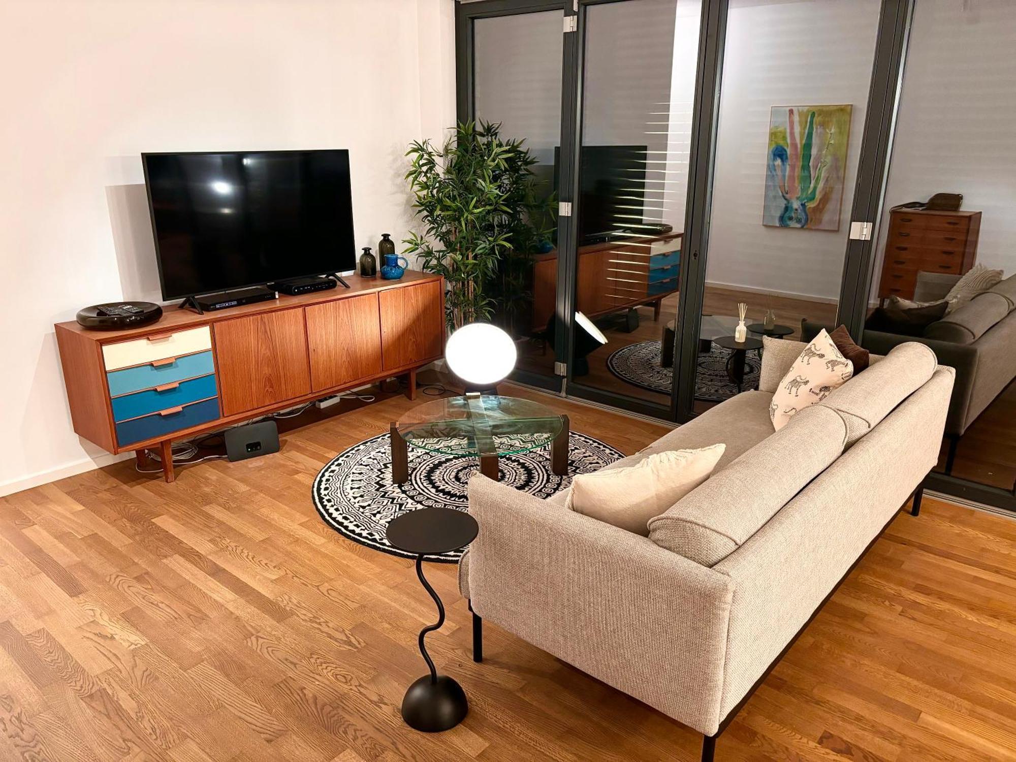 2 Bedroom Mauerpark-Apartment, Berlin Mitte View Calendar Luaran gambar